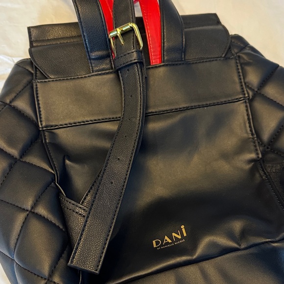 Disney Minnie Mouse black quilted backpack by Danielle Nicole - Picture 4 of 6